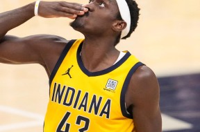 在线娱乐服务 西亚卡姆在法国队比赛中比赛局势复杂，最后时刻胜出引发热议！